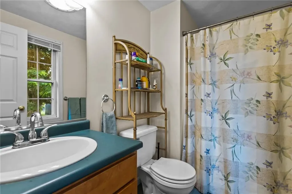 341 Columbia Avenue Warwick RI 02888