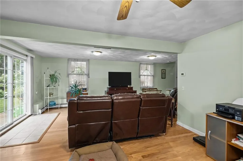 341 Columbia Avenue Warwick RI 02888