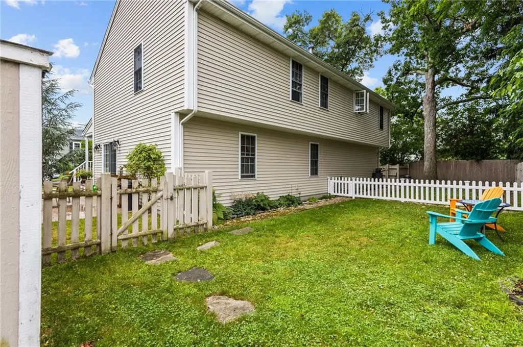 341 Columbia Avenue Warwick RI 02888