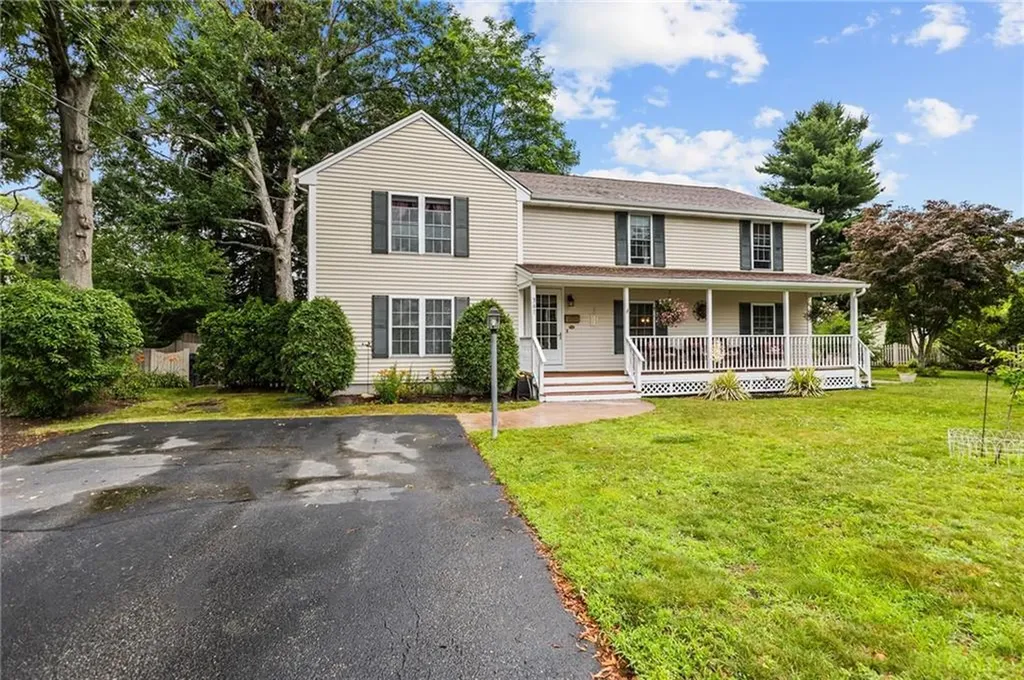 341 Columbia Avenue Warwick RI 02888