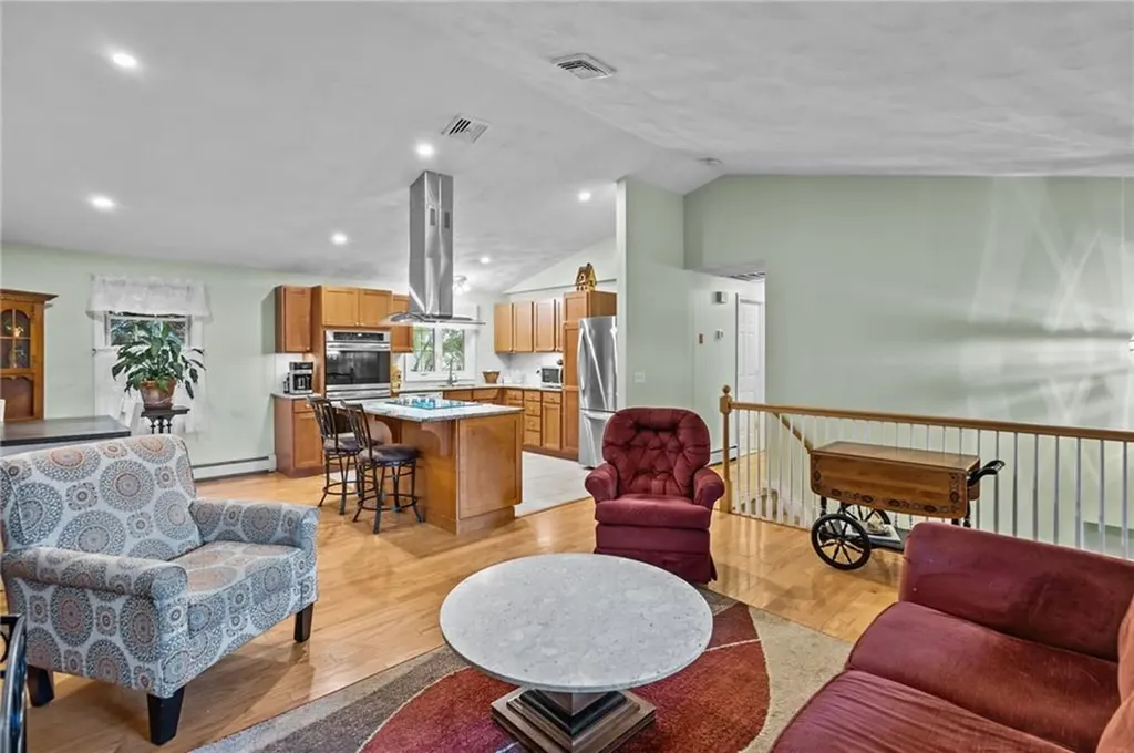 341 Columbia Avenue Warwick RI 02888