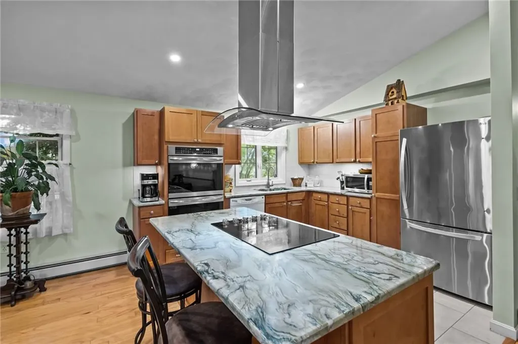 341 Columbia Avenue Warwick RI 02888