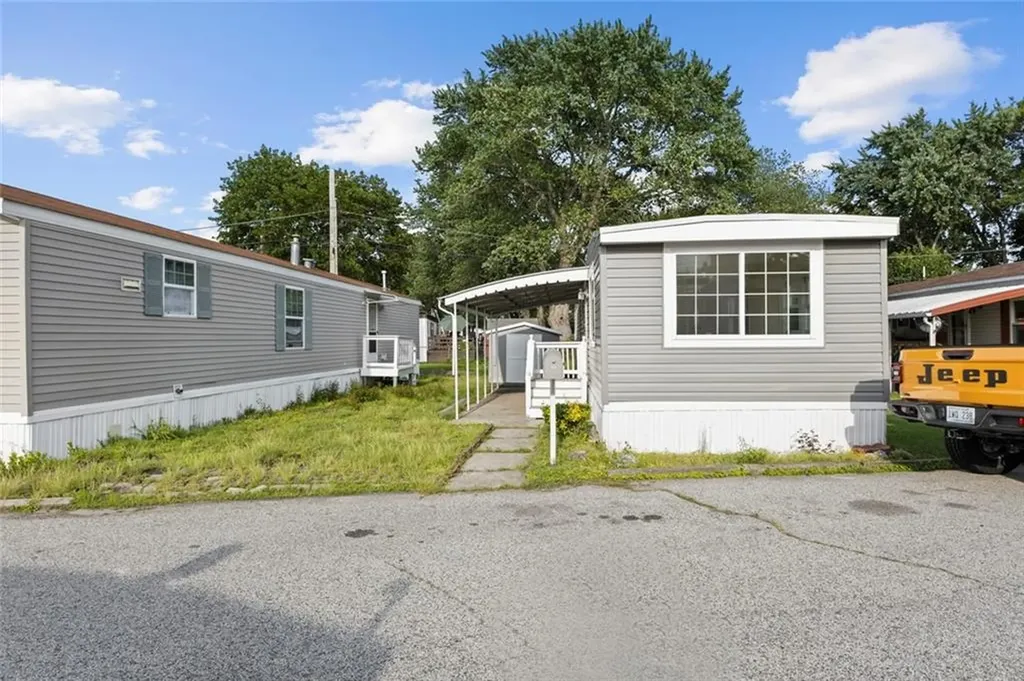 242 Manton Street Pawtucket RI 02861
