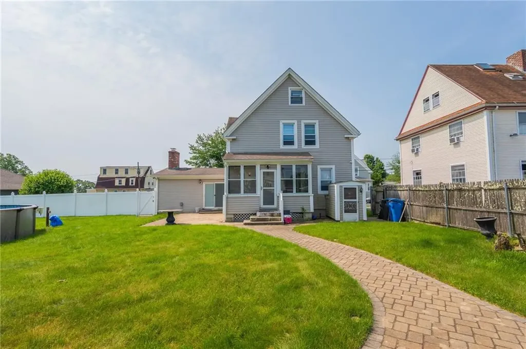 75 Gladstone Street Cranston RI 02920