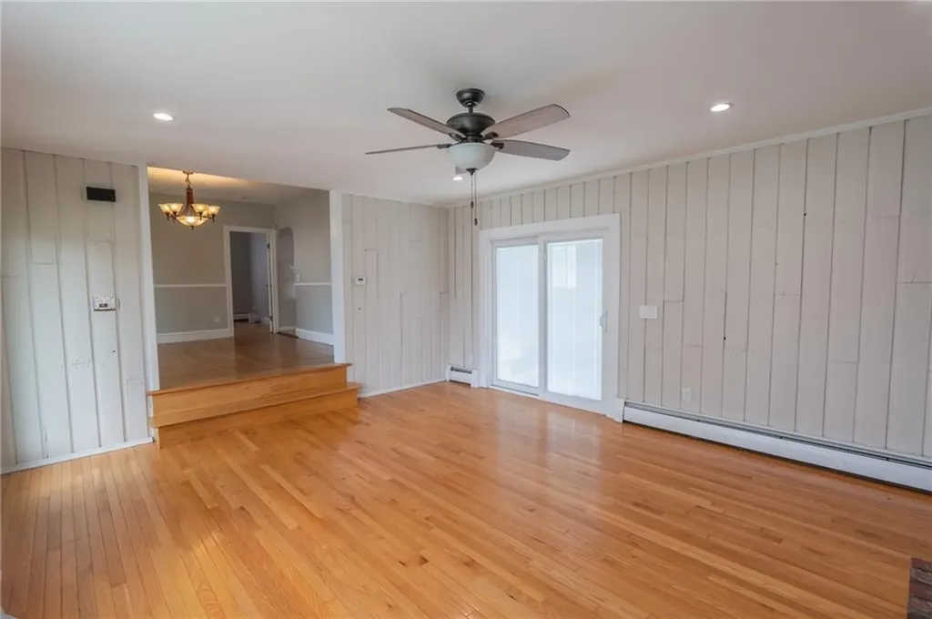 75 Gladstone Street Cranston RI 02920