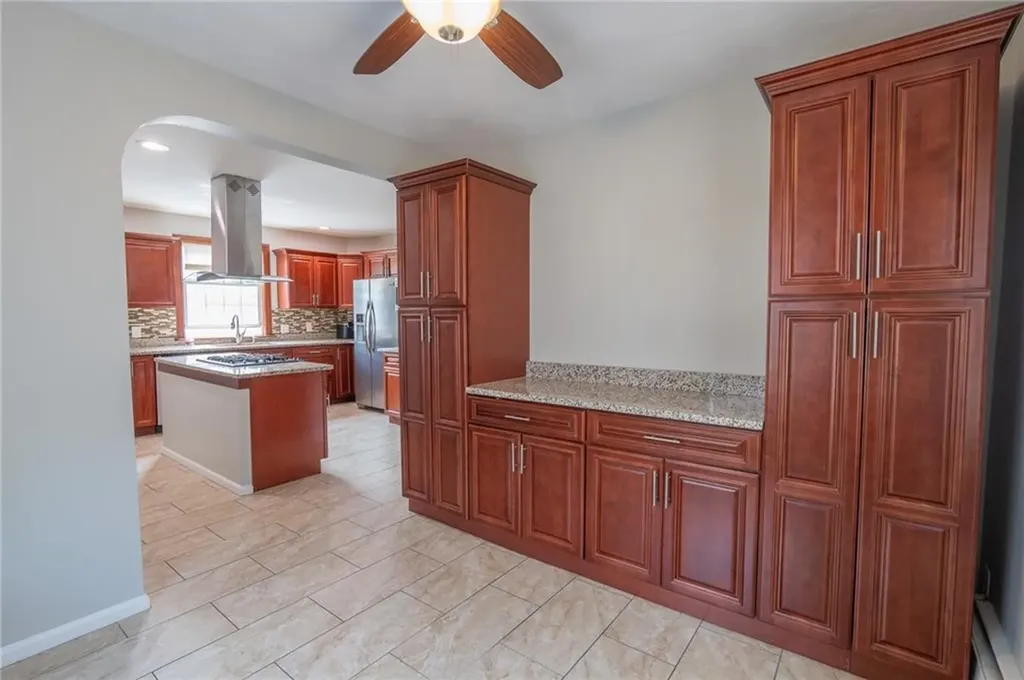 75 Gladstone Street Cranston RI 02920