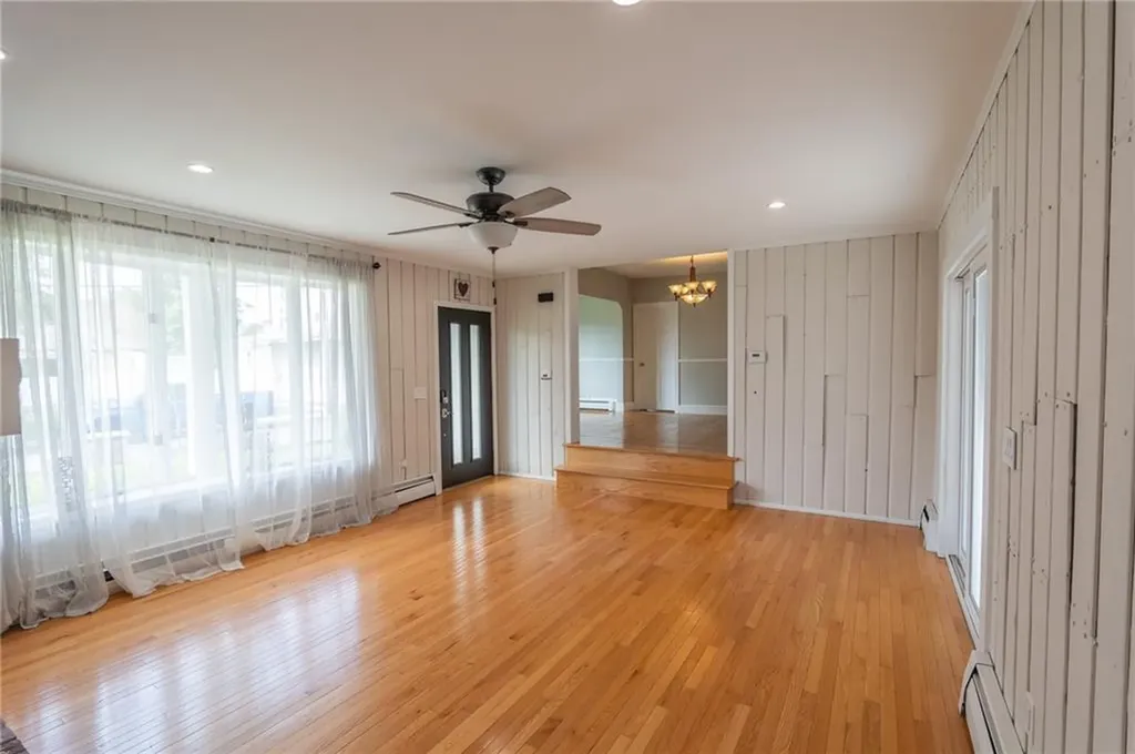75 Gladstone Street Cranston RI 02920