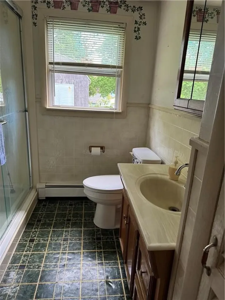6 Sherwood Avenue Warwick RI 02888