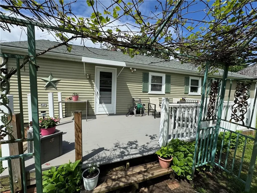 6 Sherwood Avenue Warwick RI 02888