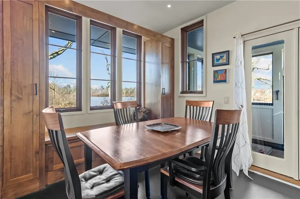 17 Jamaica Way North Kingstown RI 02852