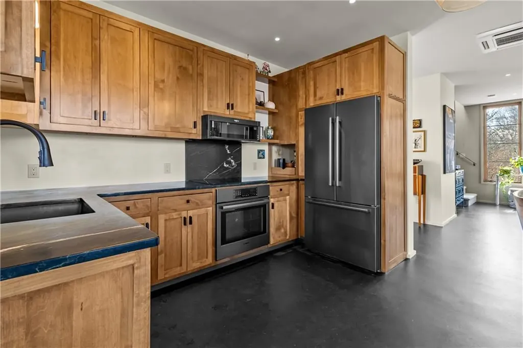 17 Jamaica Way North Kingstown RI 02852