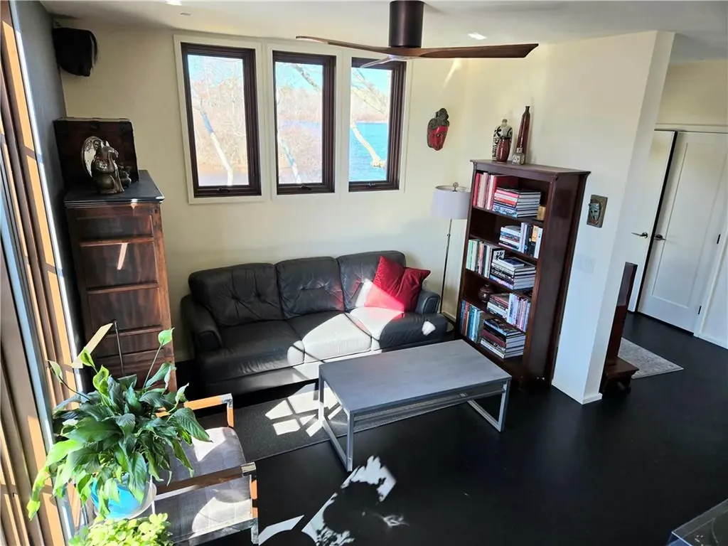 17 Jamaica Way North Kingstown RI 02852