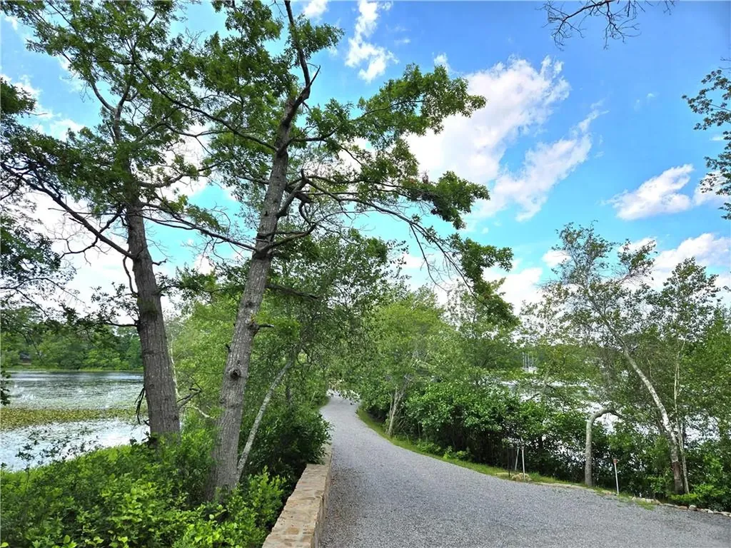 17 Jamaica Way North Kingstown RI 02852