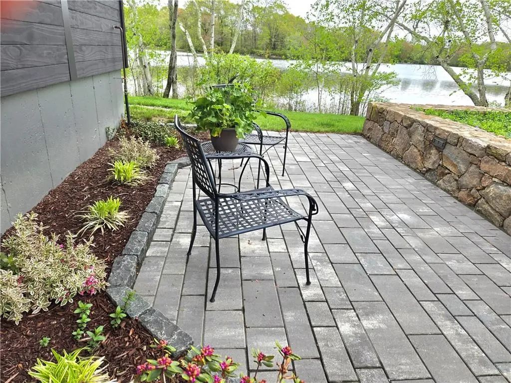 17 Jamaica Way North Kingstown RI 02852