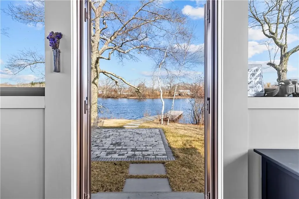 17 Jamaica Way North Kingstown RI 02852