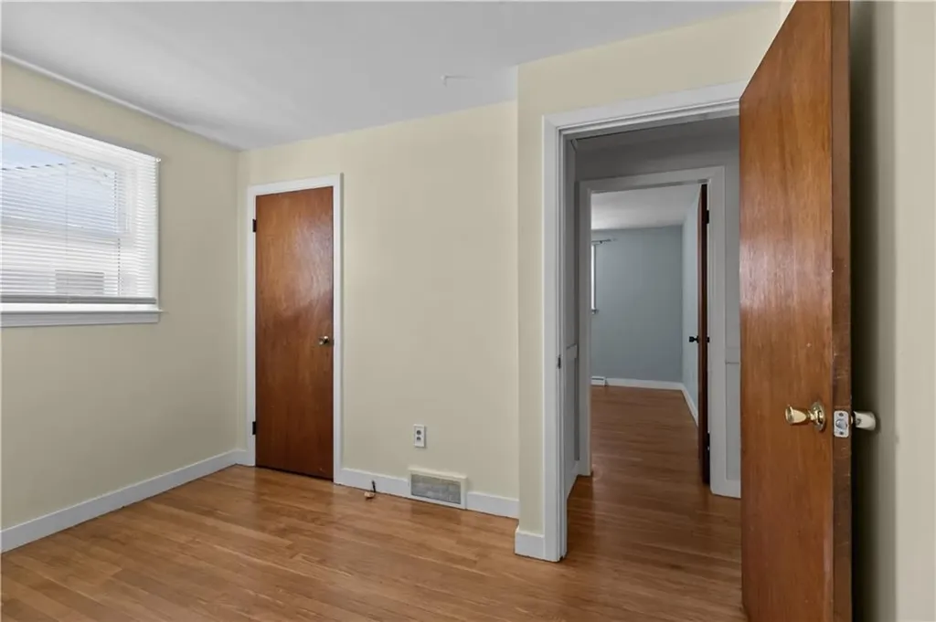 19 Murphy Circle Middletown RI 02842
