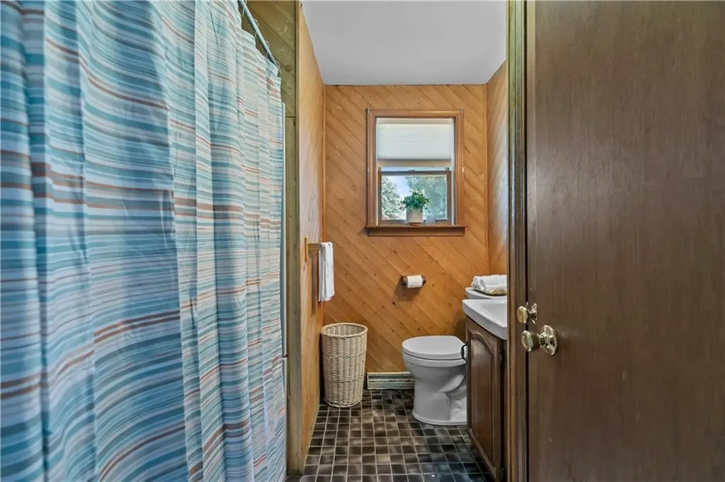 19 Murphy Circle Middletown RI 02842