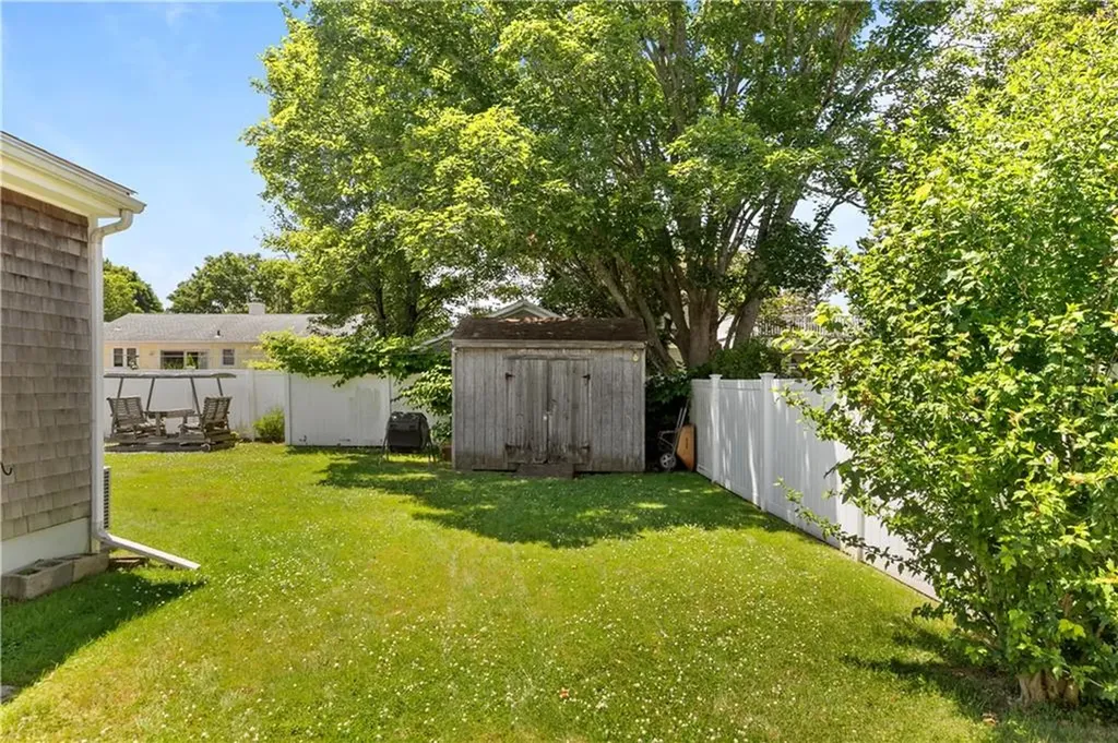 19 Murphy Circle Middletown RI 02842