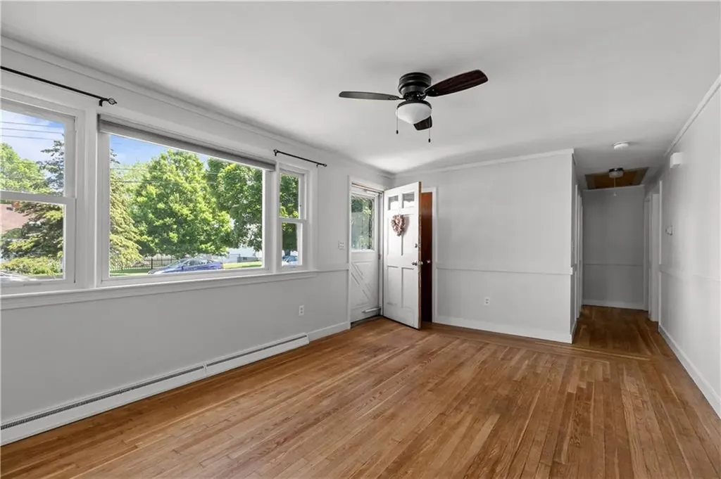 19 Murphy Circle Middletown RI 02842