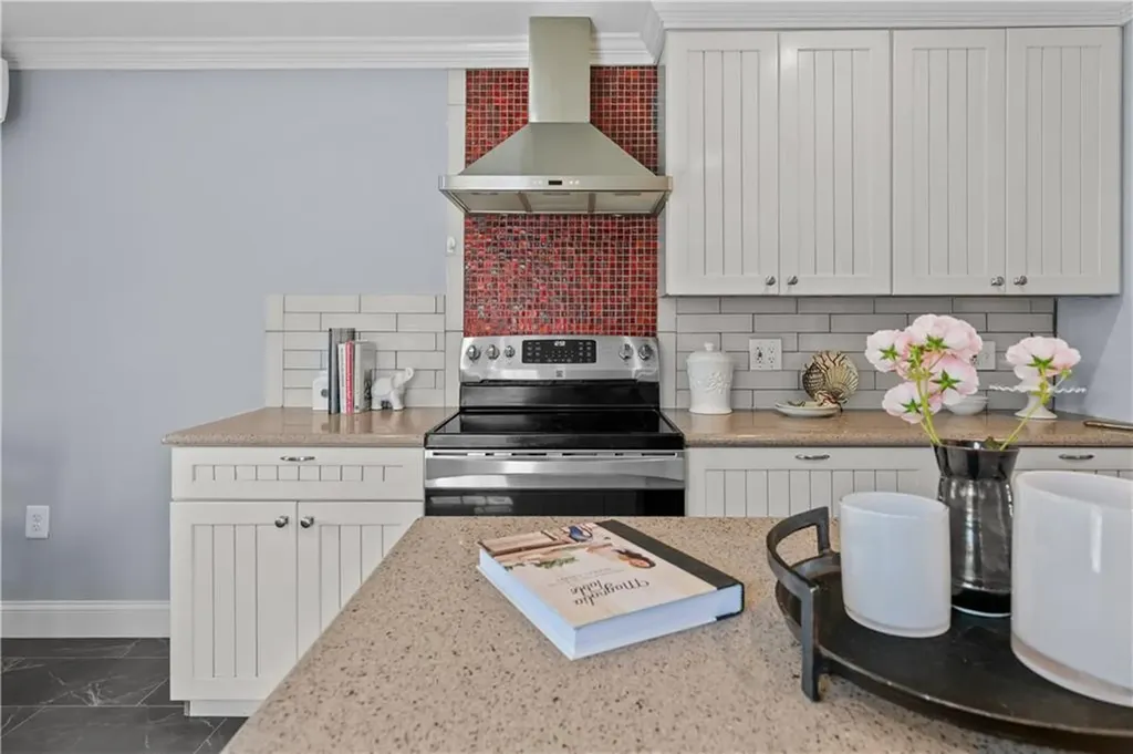 19 Murphy Circle Middletown RI 02842