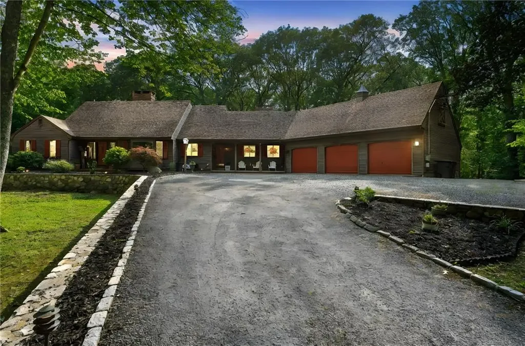2 Spinney Lane North Kingstown RI 02852