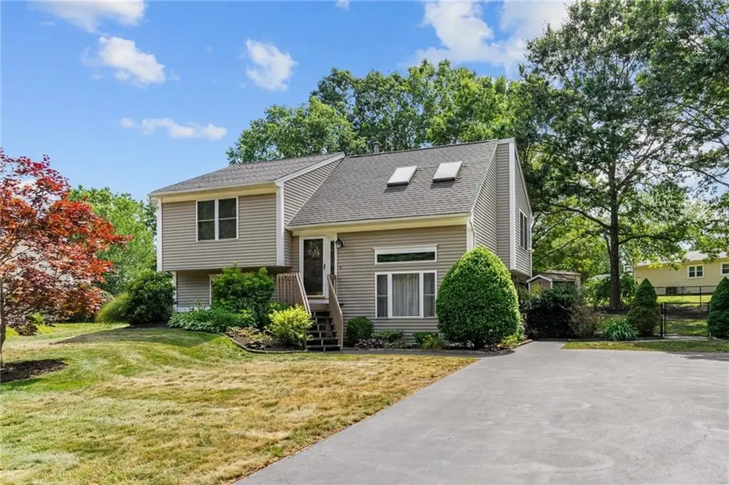 5 Haywood Road Coventry RI 02816