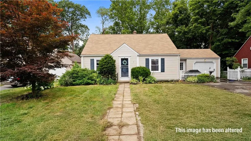 74 Algonquin Road East Providence RI 02916