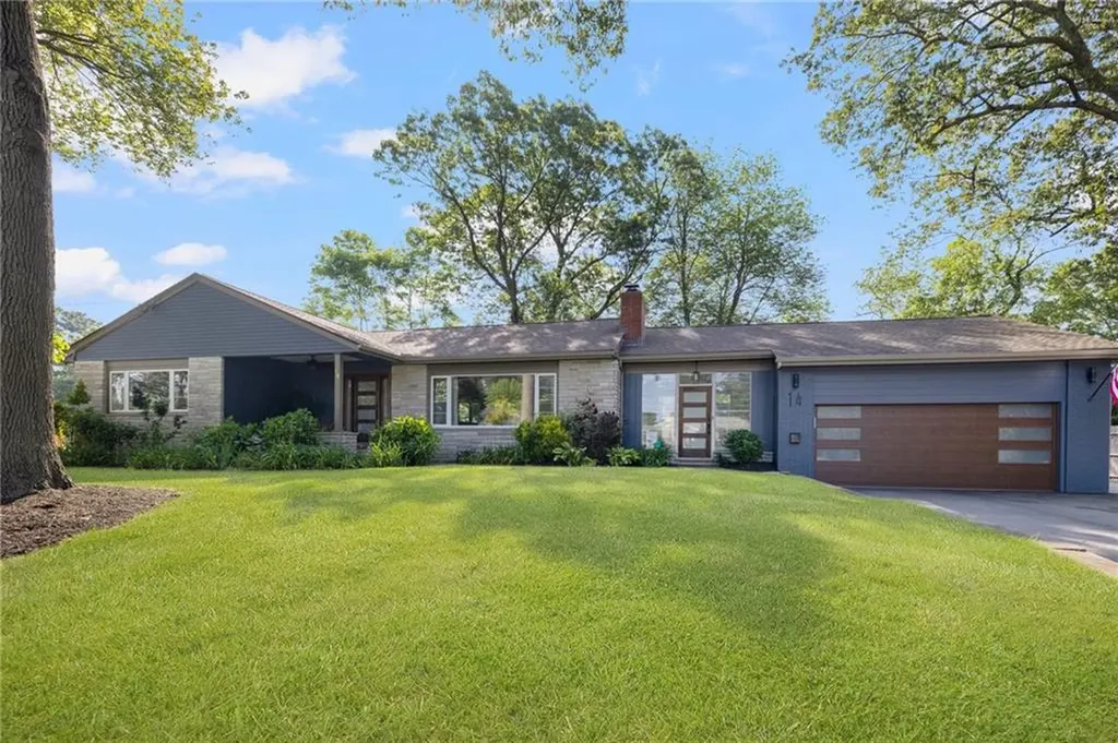 14 Twin Oak Drive Warwick RI 02889