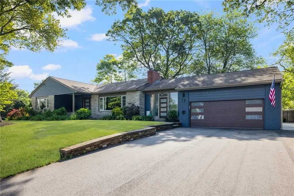14 Twin Oak Drive Warwick RI 02889