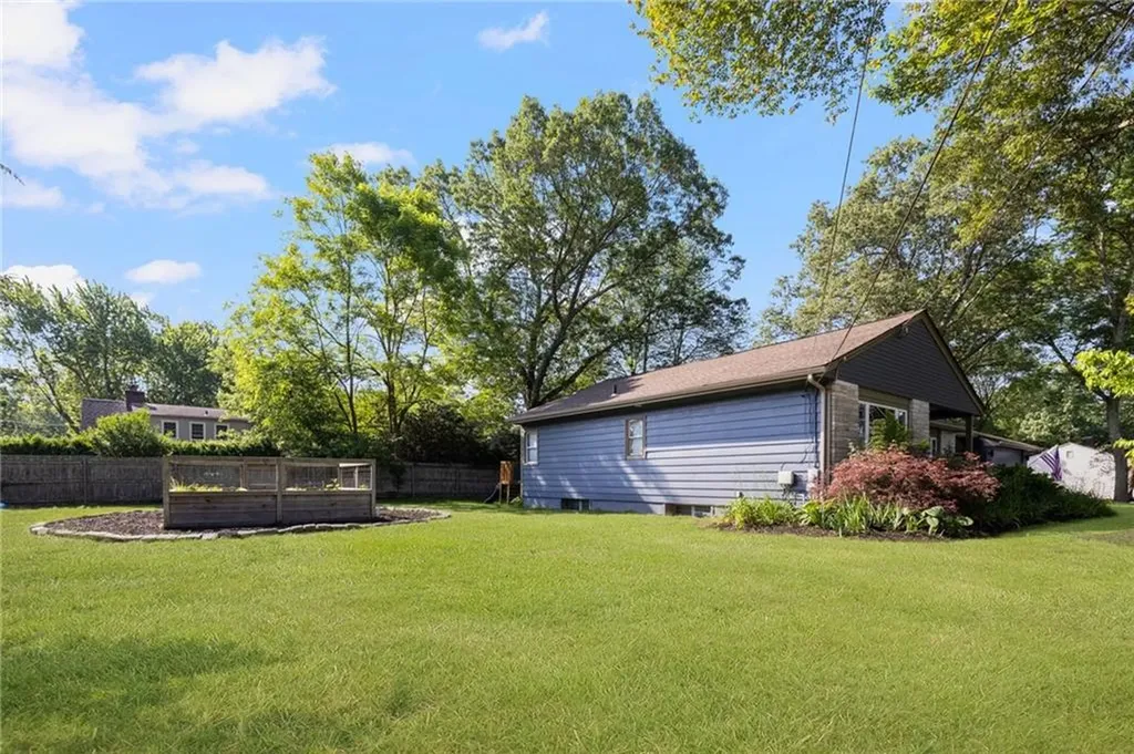 14 Twin Oak Drive Warwick RI 02889