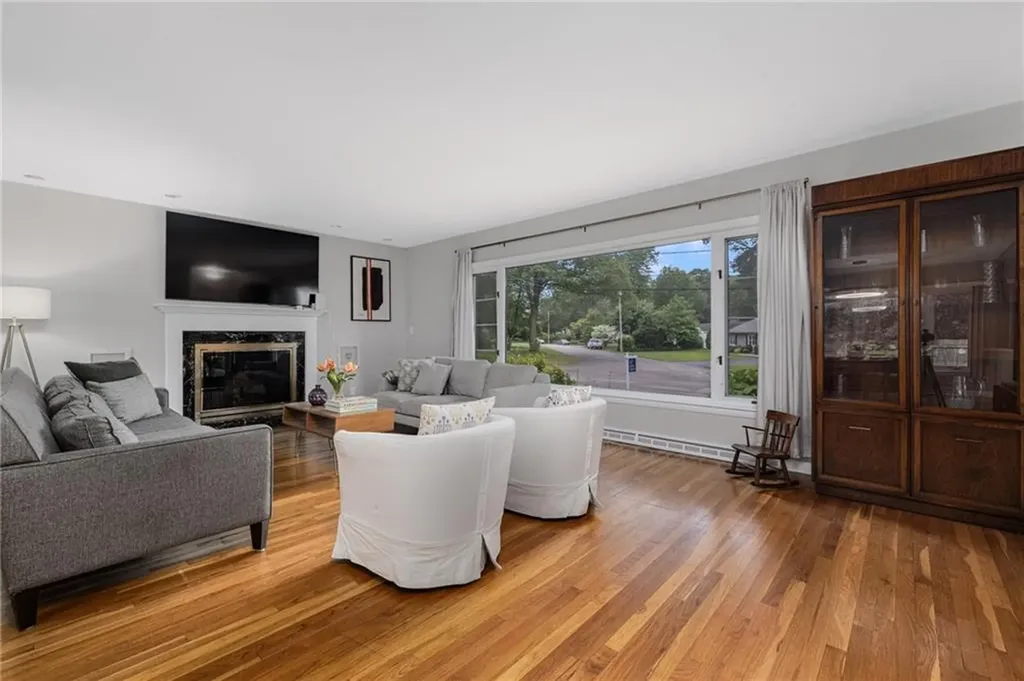 14 Twin Oak Drive Warwick RI 02889