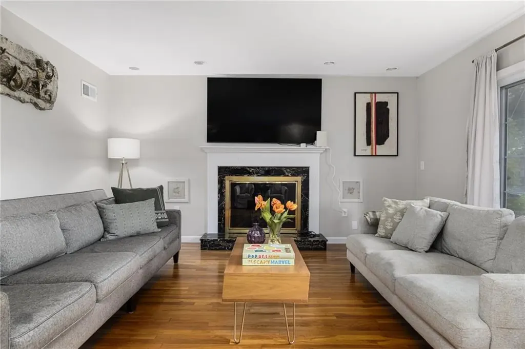 14 Twin Oak Drive Warwick RI 02889