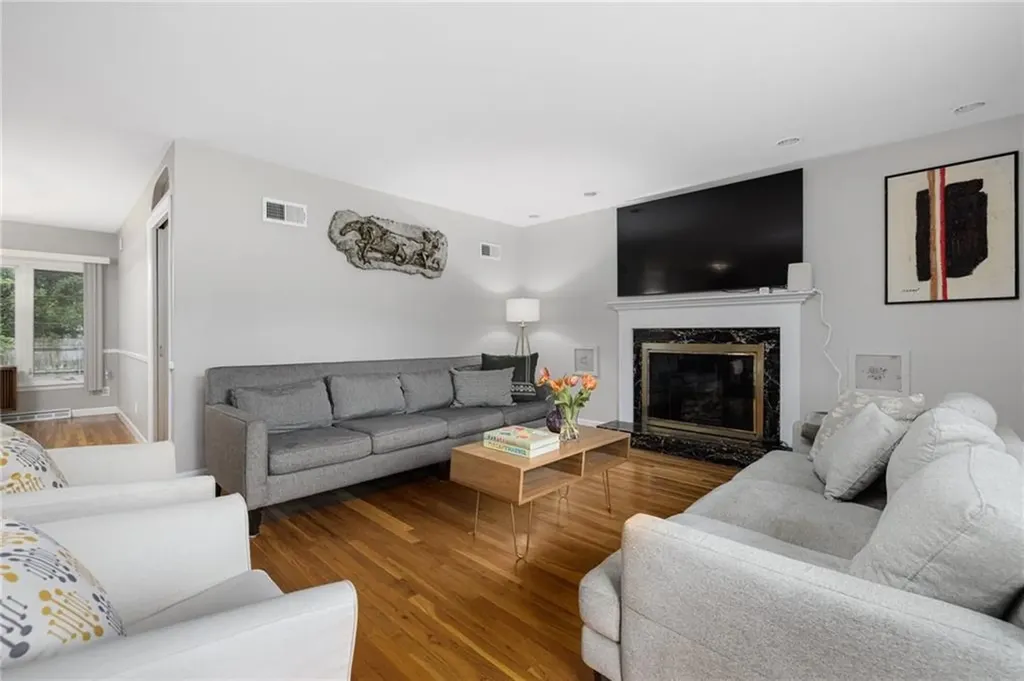 14 Twin Oak Drive Warwick RI 02889