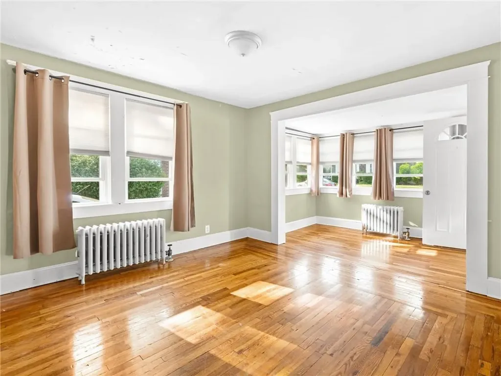 124 Everleth Avenue Warwick RI 02888