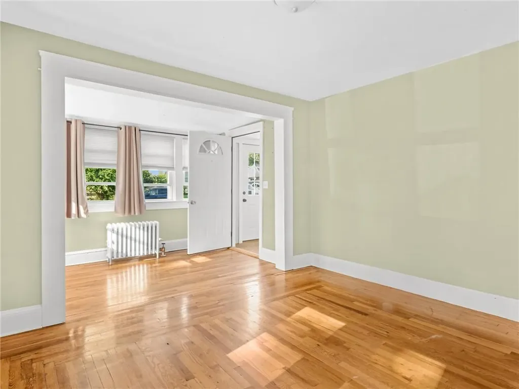 124 Everleth Avenue Warwick RI 02888