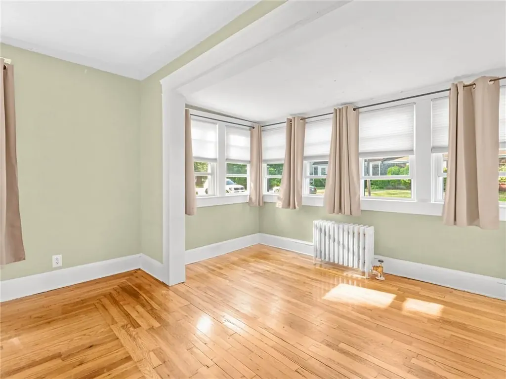 124 Everleth Avenue Warwick RI 02888