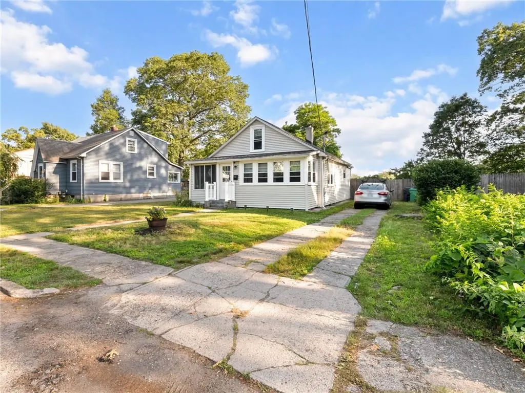 124 Everleth Avenue Warwick RI 02888