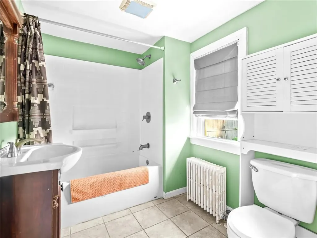 124 Everleth Avenue Warwick RI 02888