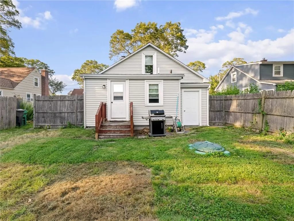 124 Everleth Avenue Warwick RI 02888