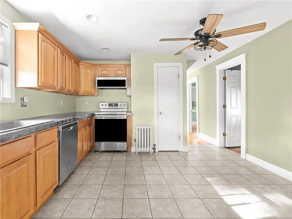 124 Everleth Avenue Warwick RI 02888