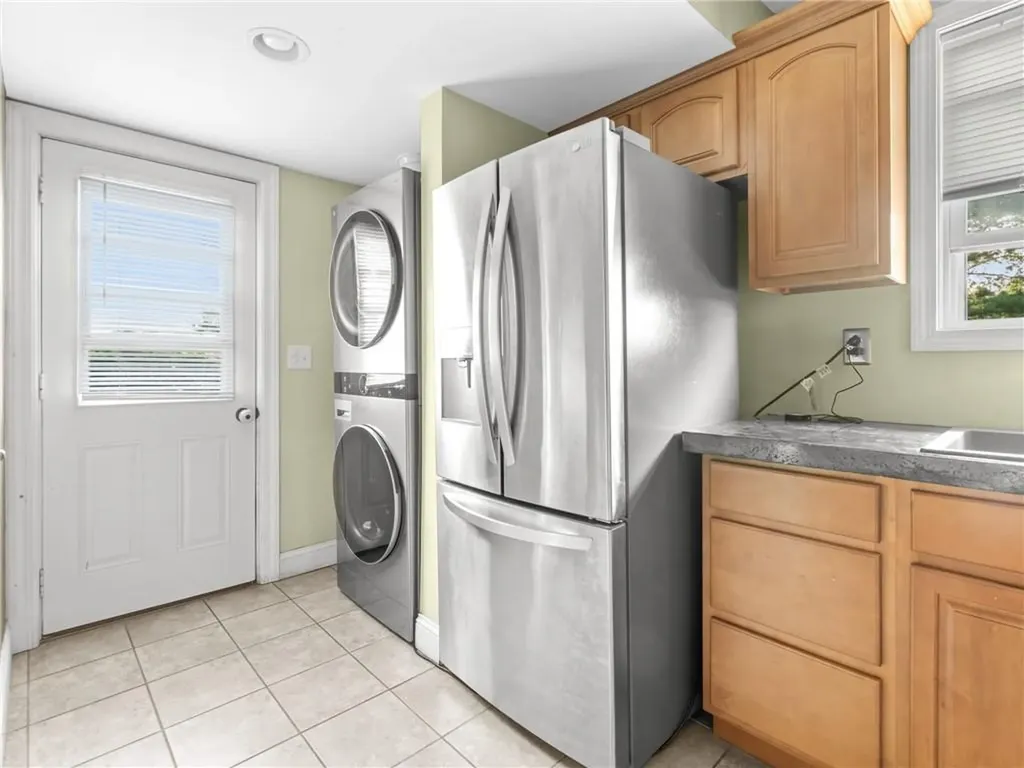 124 Everleth Avenue Warwick RI 02888