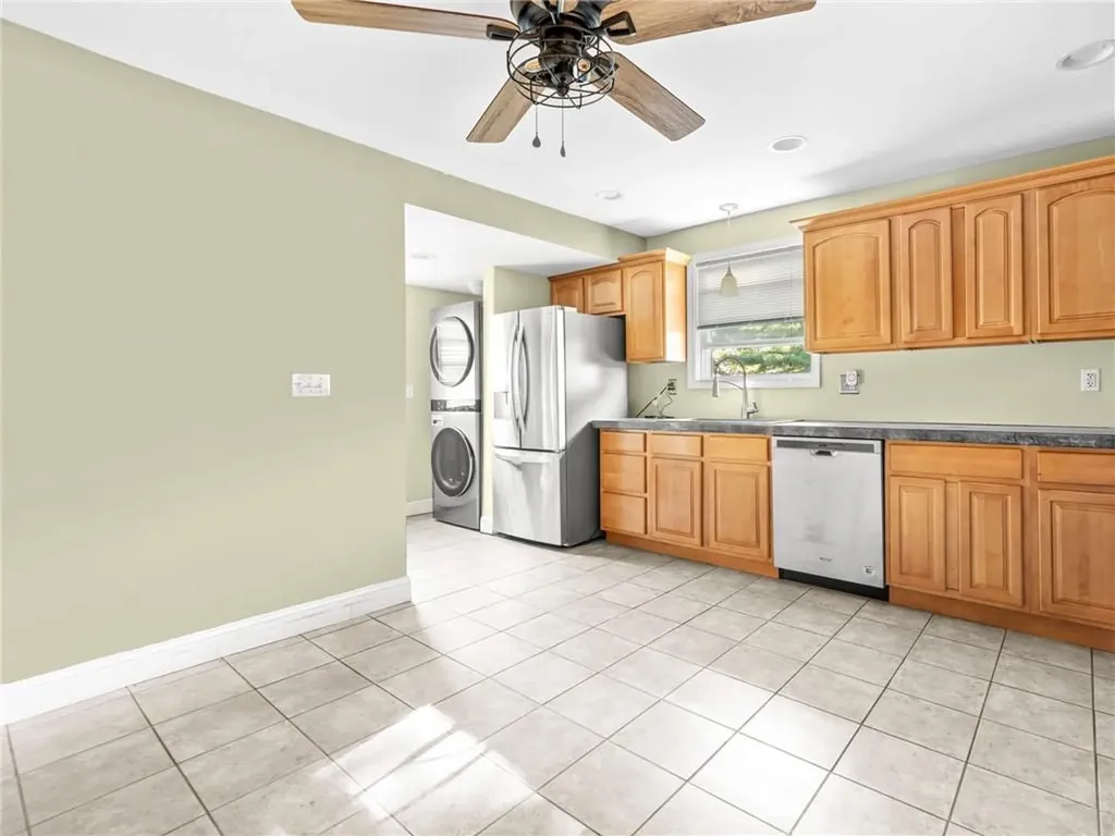124 Everleth Avenue Warwick RI 02888