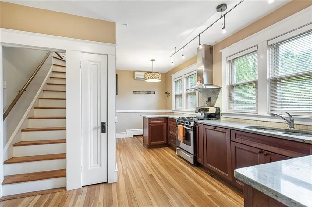 17 Blaisdell Avenue Pawtucket RI 02860
