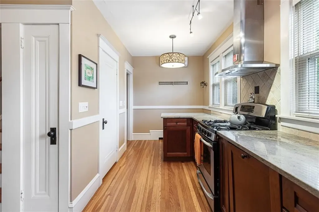 17 Blaisdell Avenue Pawtucket RI 02860