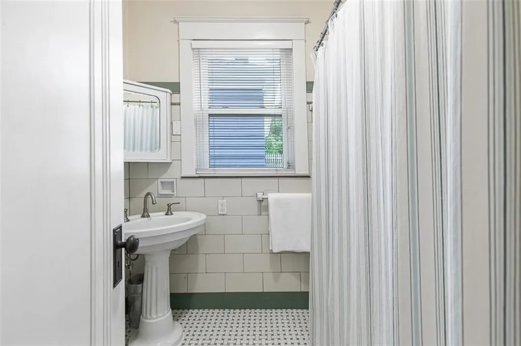 17 Blaisdell Avenue Pawtucket RI 02860