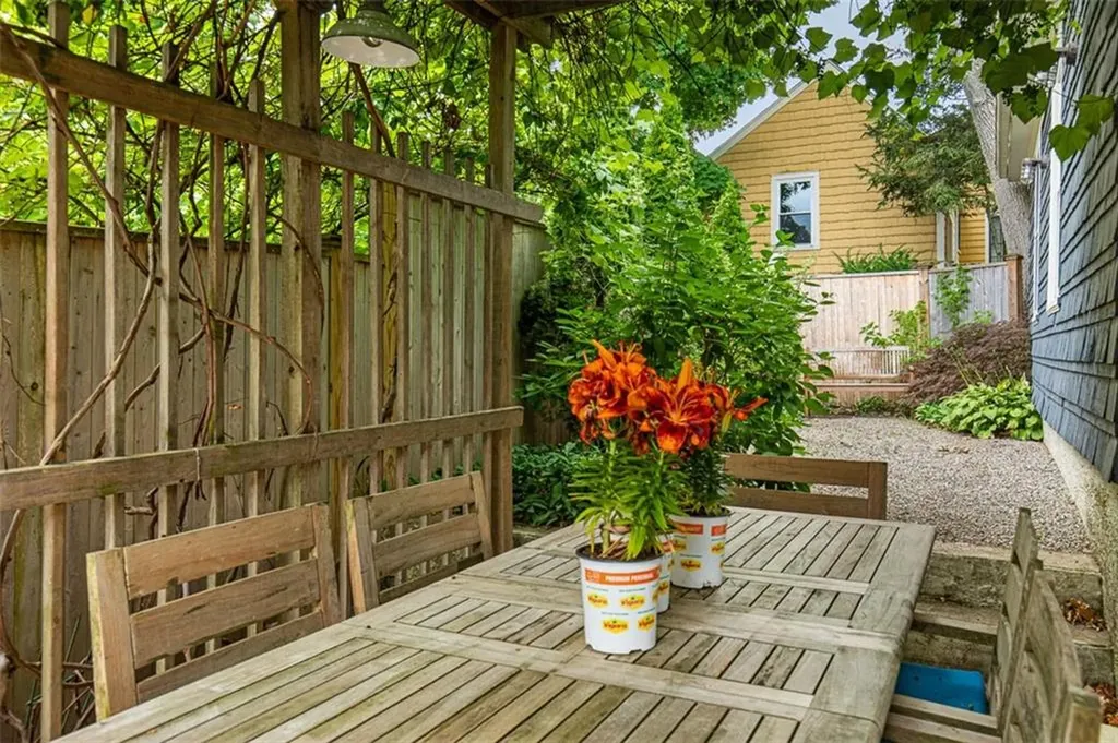 17 Blaisdell Avenue Pawtucket RI 02860