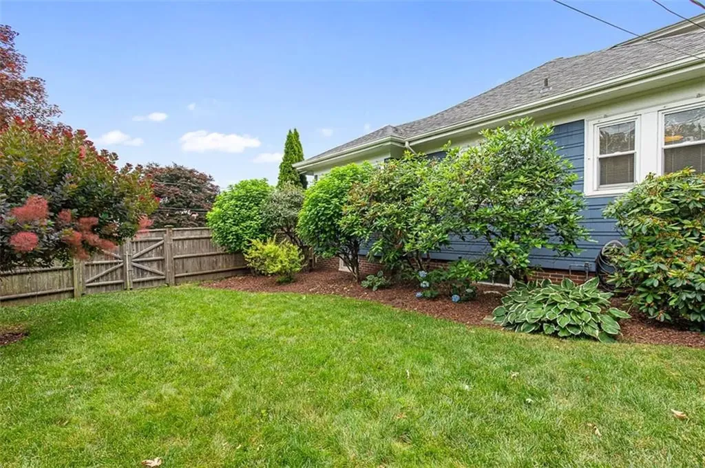 17 Blaisdell Avenue Pawtucket RI 02860