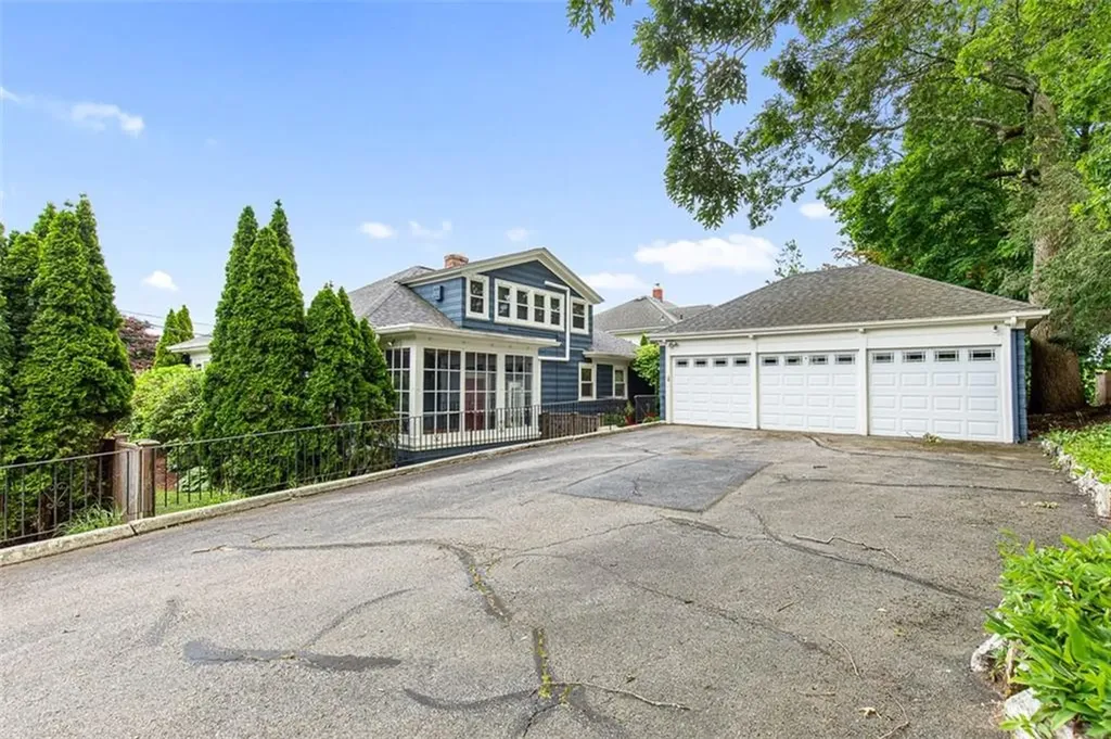 17 Blaisdell Avenue Pawtucket RI 02860