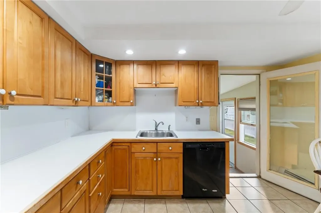 3 Arrow Avenue Warwick RI 02886