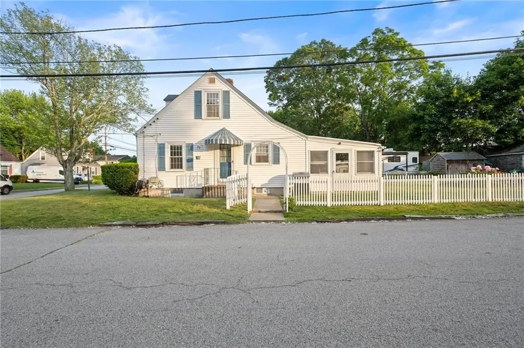 3 Arrow Avenue Warwick RI 02886